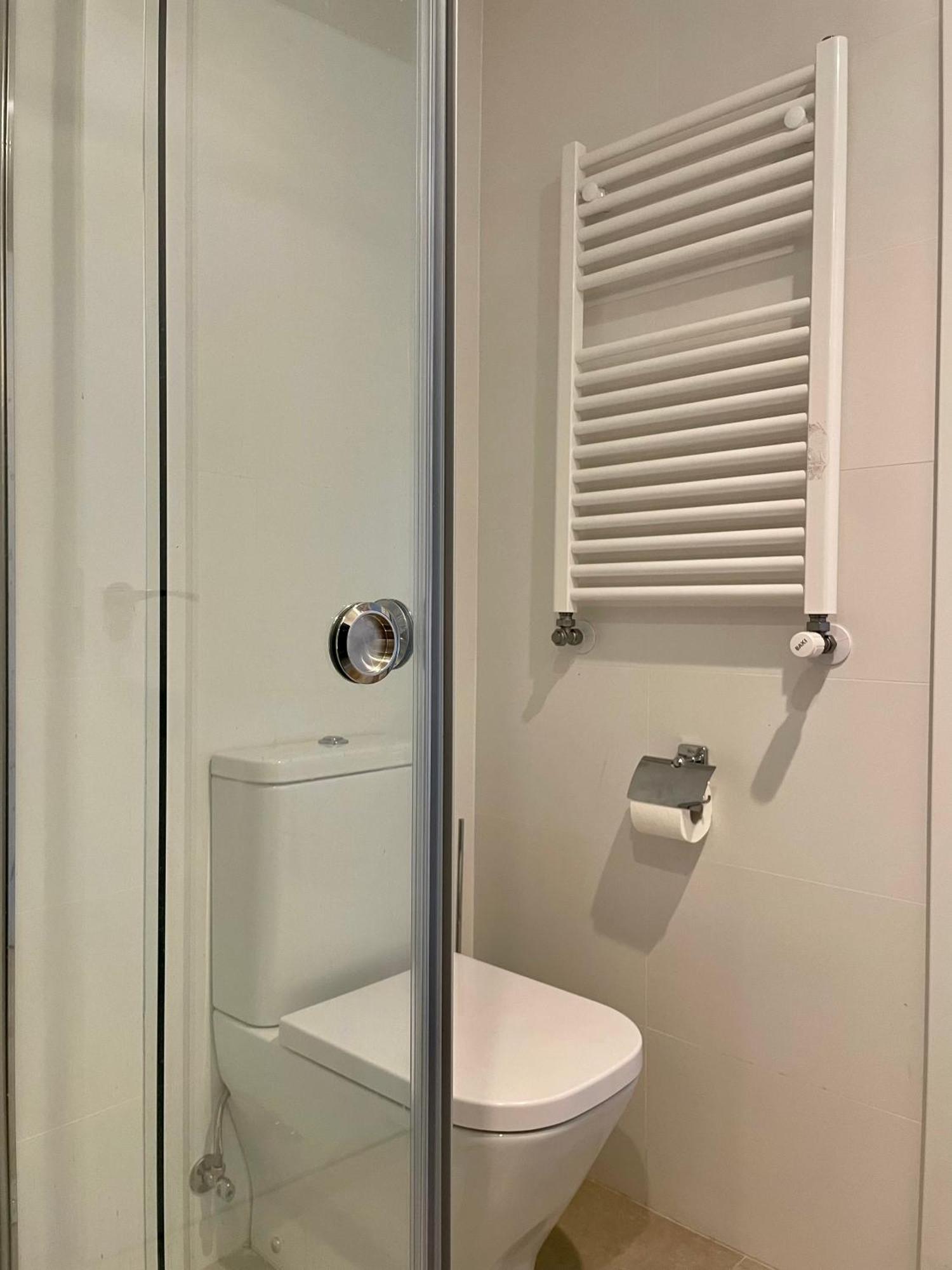 Piso De 2 Habitaciones En Centro, Zona Muy Tranquila Con Playa A 2 Min Andando ヒホン エクステリア 写真