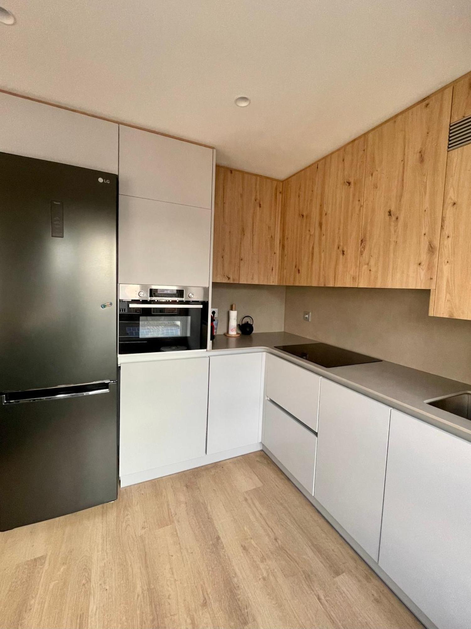 Piso De 2 Habitaciones En Centro, Zona Muy Tranquila Con Playa A 2 Min Andando ヒホン エクステリア 写真